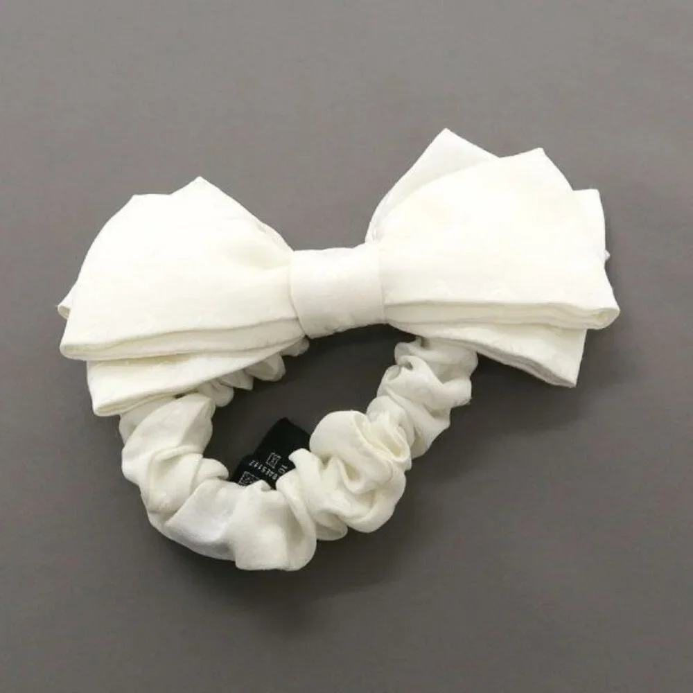 Chanel CC Logo Hair Scrunchie White - Picture 3 of 6